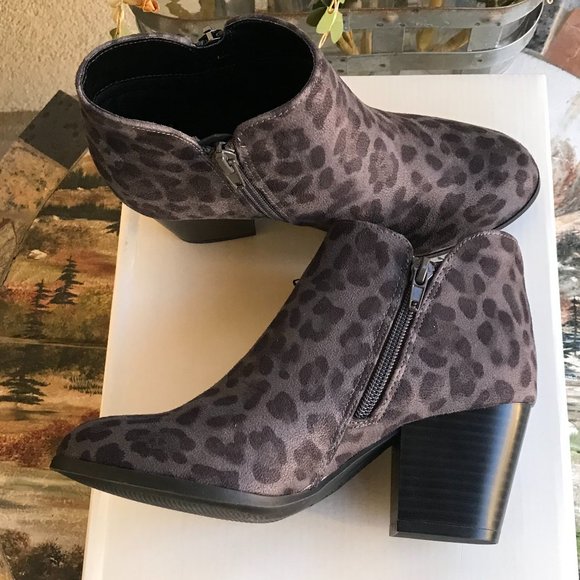 STYLE & CO Gray Leopard Ankle Boots - 5 - Picture 7 of 9